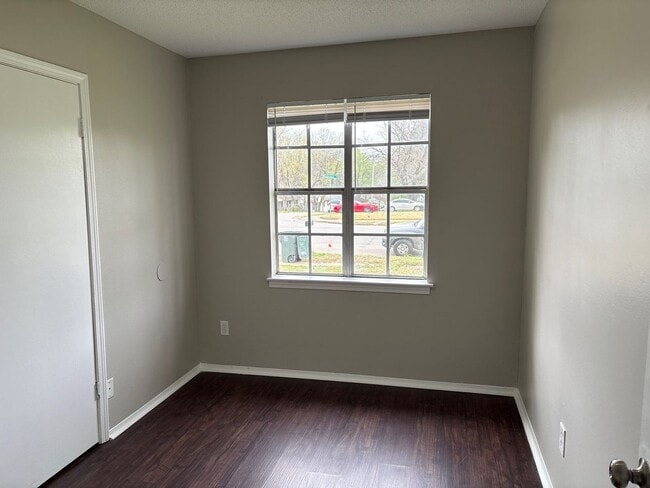 Building Photo - Very Nice Home in Raleigh - Open To Section 8