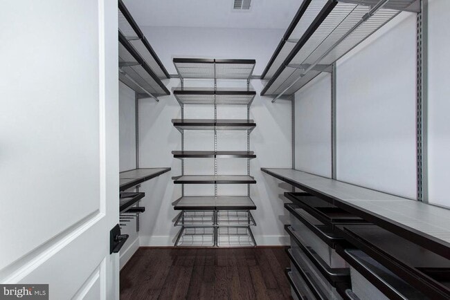 Building Photo - 3542 Warder St NW