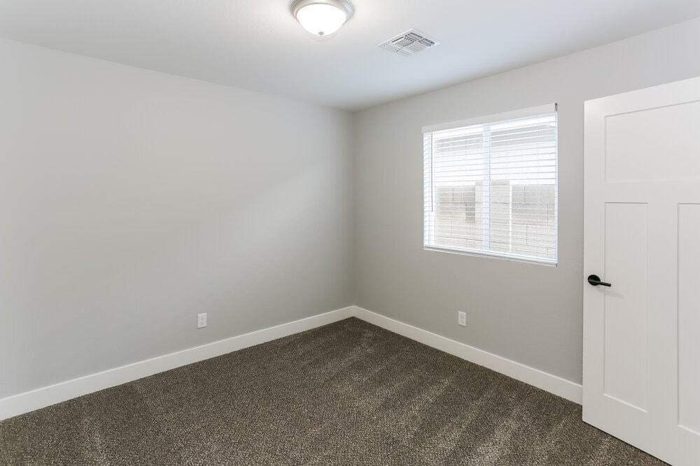 Building Photo - 4656 S 38th Ln