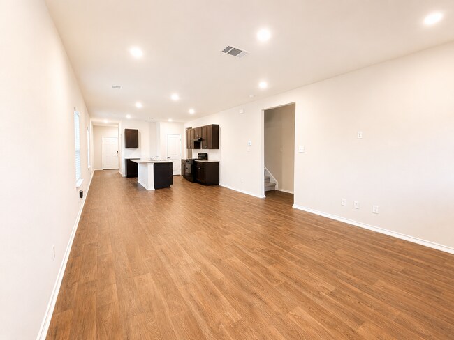 Building Photo - Beautiful 4-bedroom home in Riverstone at Westpointe featuring 2 spacious living areas, a downsta...
