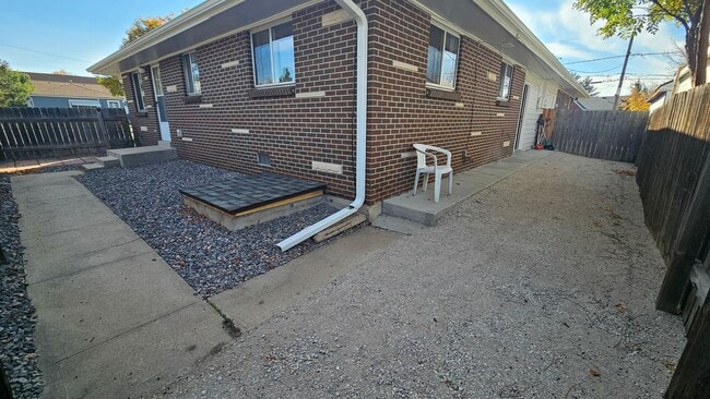 Building Photo - Multi Family Ranch Home in Westminster