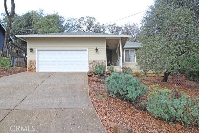 Building Photo - 18896 N Shore Dr