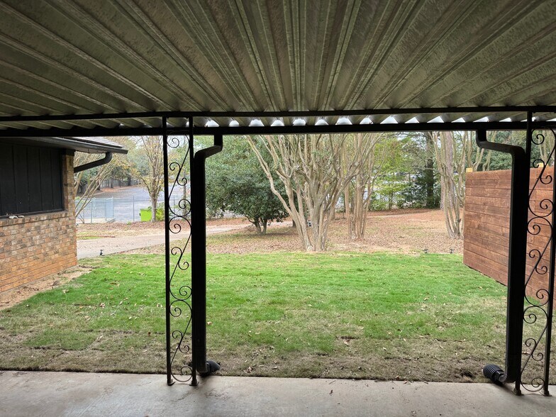 Building Photo - 1524 Timber Creek Dr