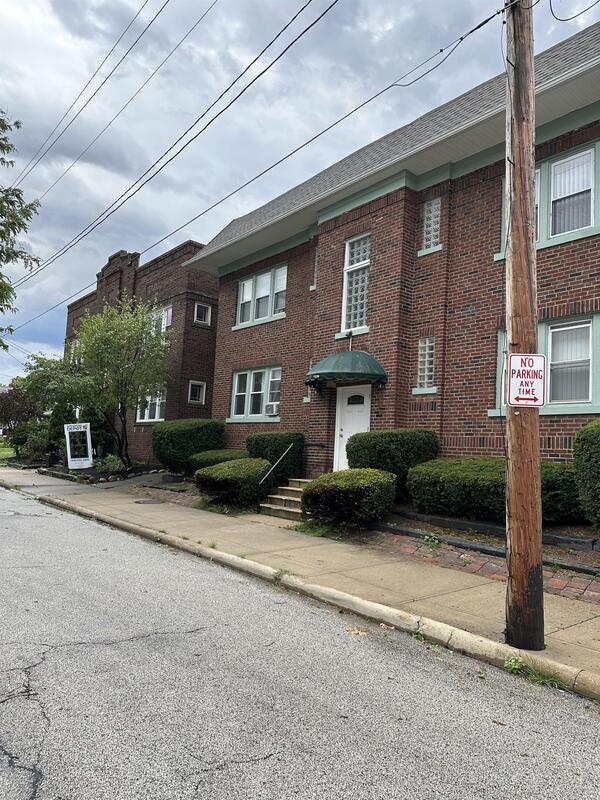 Building Photo - 1326 Phelps Ave
