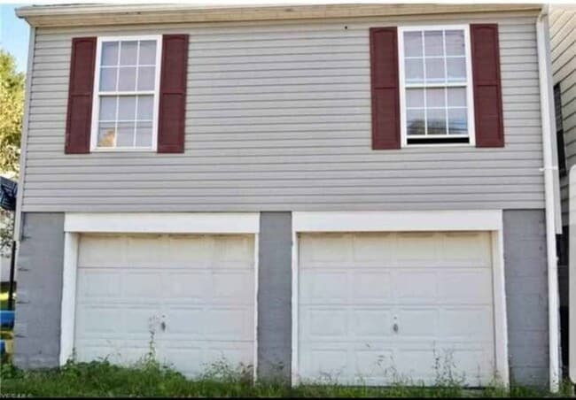 Building Photo - 619 Mahan Ave