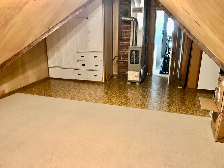 Bonus Room with Storage & Furnace (Great Office/Yoga Room) - 97 Hodge Ave