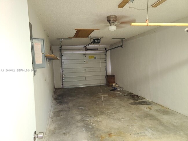 Building Photo - 4311 SE Geneva Dr