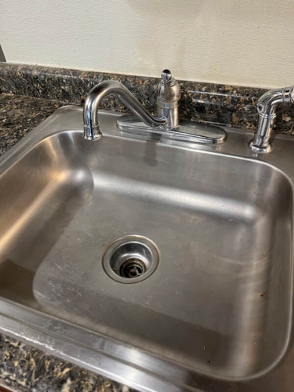 Building Photo - 458 Main St