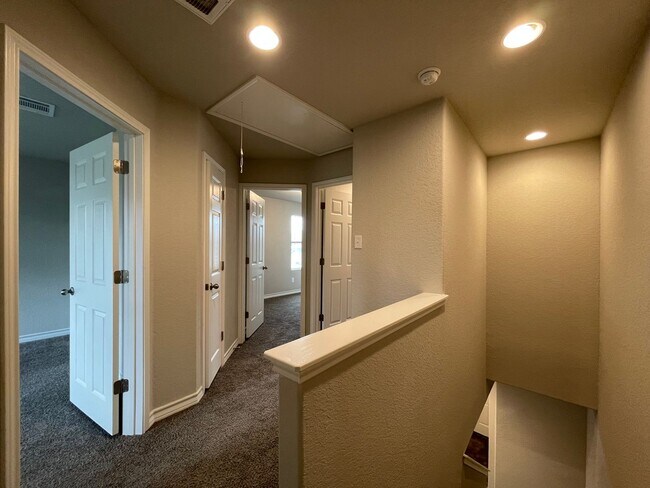 Building Photo - 16914 Spirit Brk