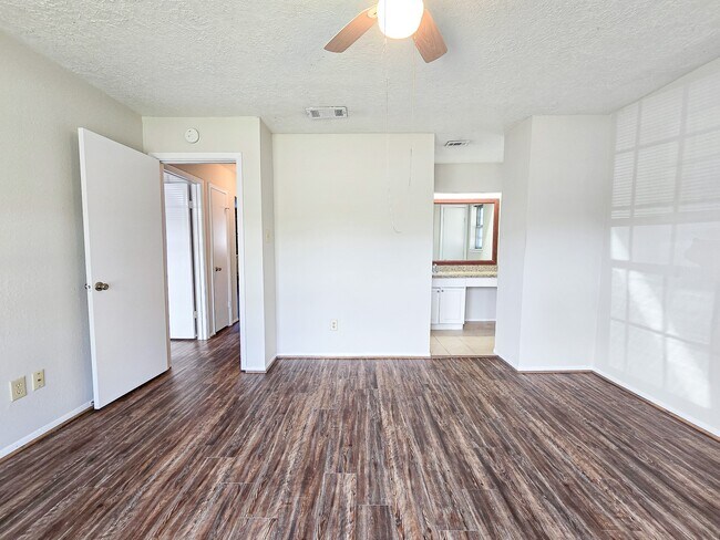 Building Photo - 12645 Lake Conroe Hills Dr