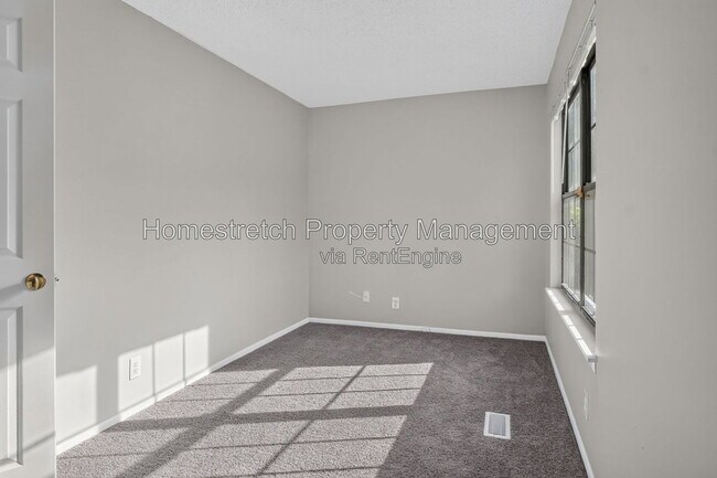 Building Photo - 10063 Northgate Dr