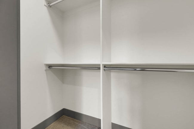 Building Photo - 1909 Elkhorn Dr