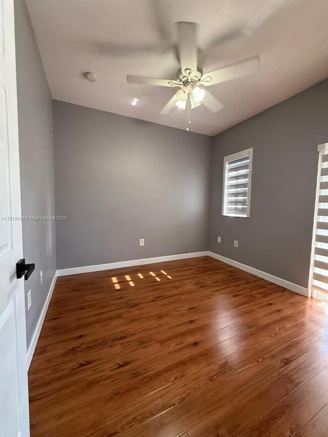 Building Photo - 239 SE 31st Terrace