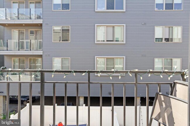Building Photo - 1624 Cambridge St