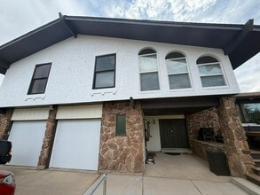 Building Photo - 345 Seminole Dr