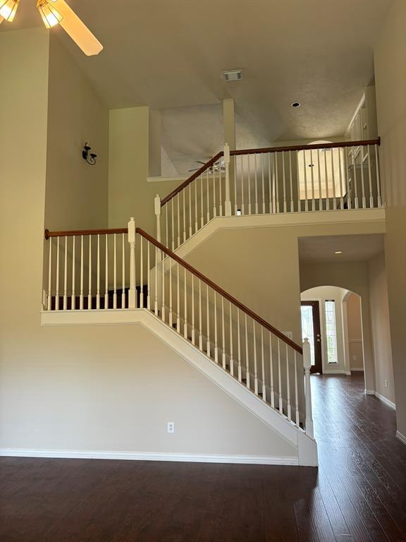 Building Photo - 3055 Fallbrook Dr