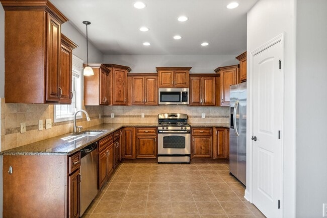 Building Photo - Three Bedroom with Bonus on Exit 8!