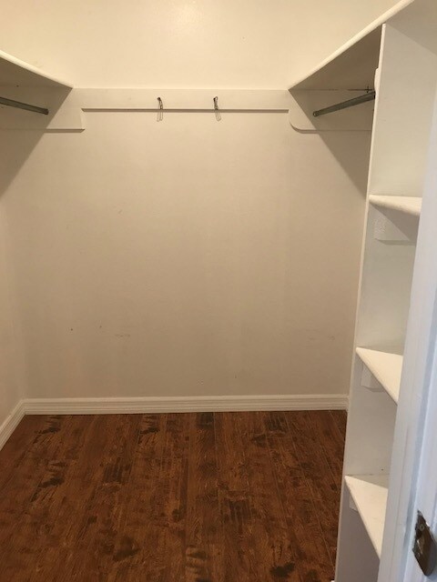 Building Photo - GREAT 3/2/1 SINGLE FAMILY HOME MINUTES TO ...