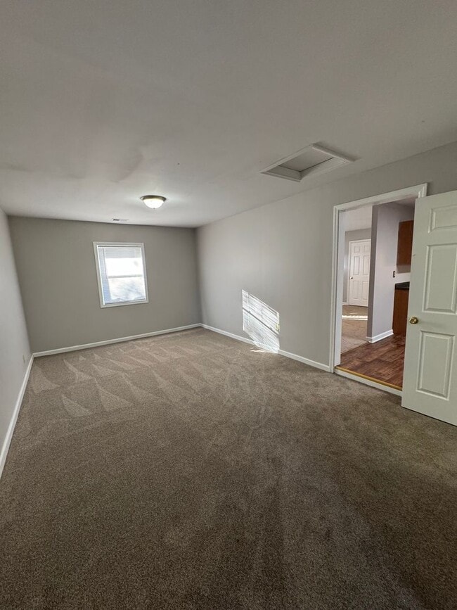 Building Photo - 1581 Roberts Rd