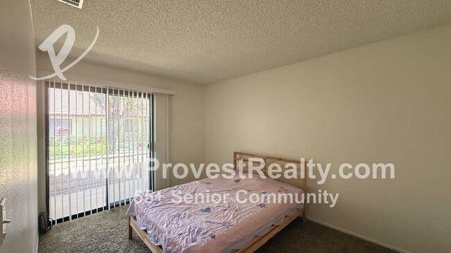 Building Photo - 19240 Cottonwood Dr