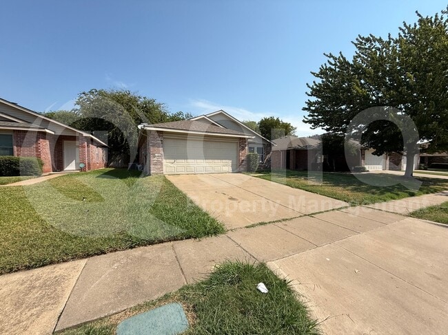 Building Photo - 4240 Hunters Creek Dr