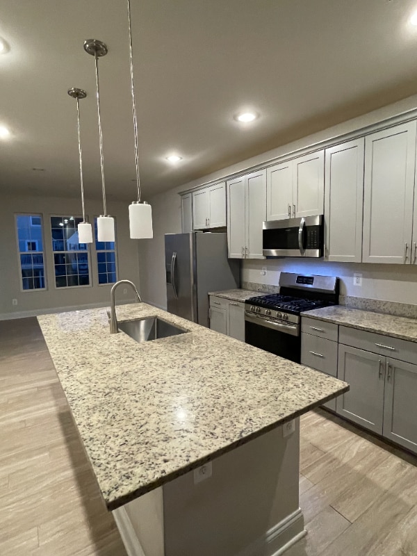 Building Photo - 551 Roszel Way