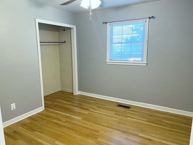 Building Photo - 403 Allen Ave