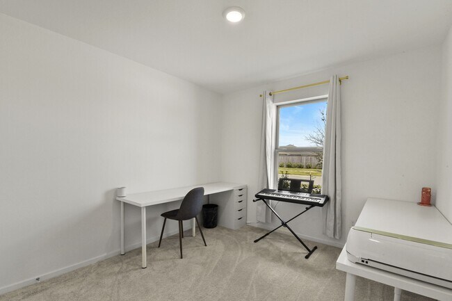 Building Photo - 9931 Cliffside Rdg