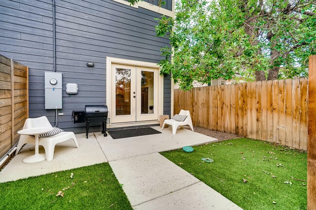 Building Photo - 534 S Lincoln St