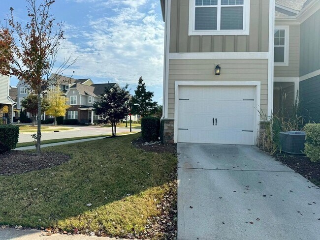 Building Photo - 563 Balsam Fir Dr