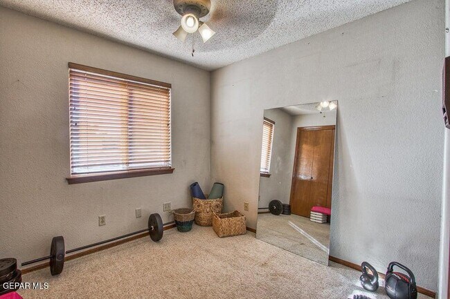 Building Photo - 6344 Via Aventura Dr