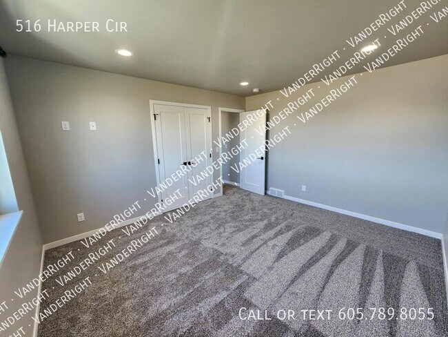Building Photo - 516 Harper Cir