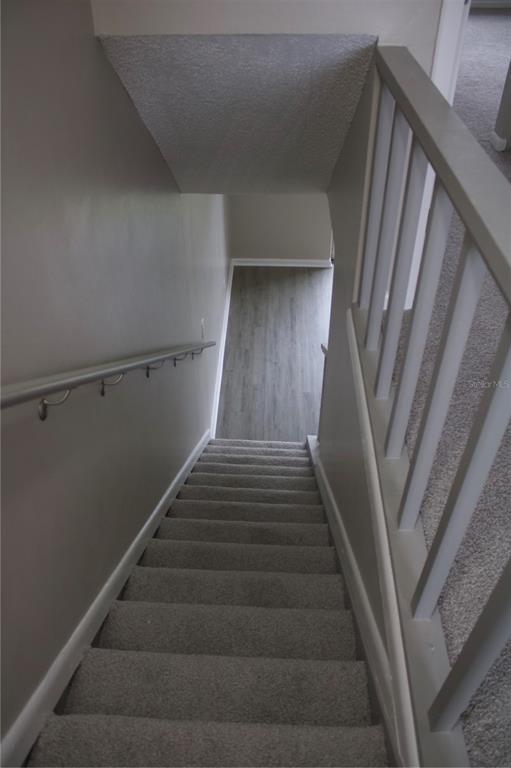 Building Photo - 709 Russell Ln