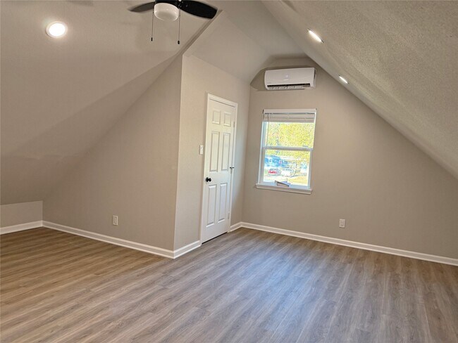 Building Photo - 91 Willow Oak Ln