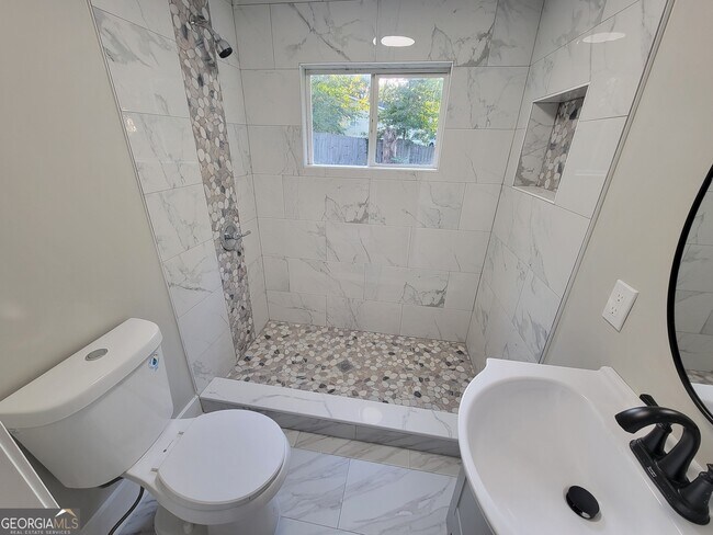 Building Photo - 768 4th St