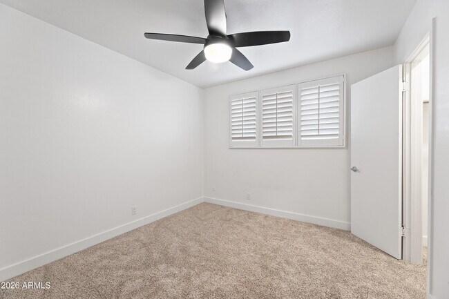 Building Photo - 8520 E Roma Ave