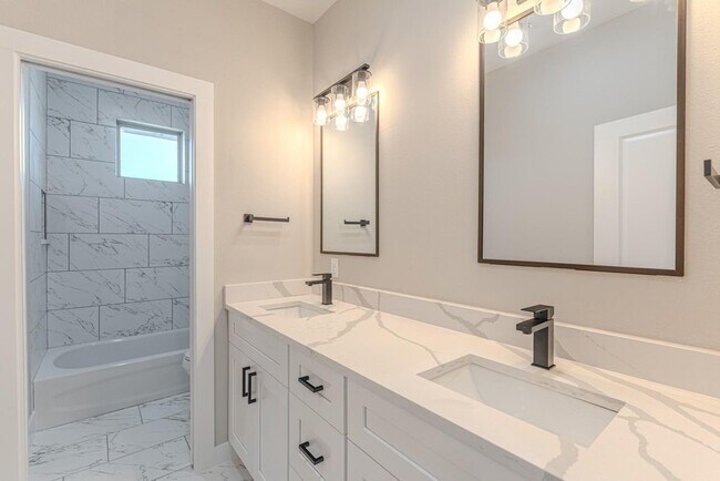 Building Photo - 15038 Wunderlust