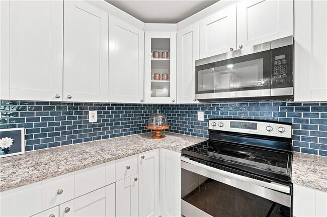 Building Photo - 4691 Roberta Cir