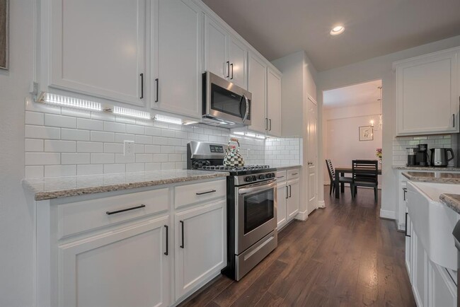 Building Photo - 3114 Calla Lily Trl