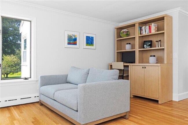 Building Photo - 331 Third Beach Rd