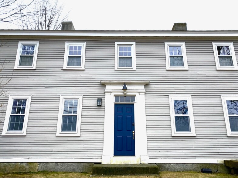 Primary Photo - 94 Portsmouth Ave