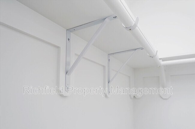 Building Photo - 1729 Thaddeus St