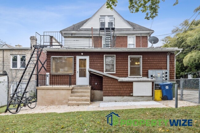 Building Photo - 516 Beaumont Ave