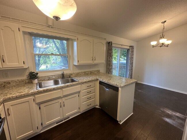 Building Photo - 3700 Bryant Cir