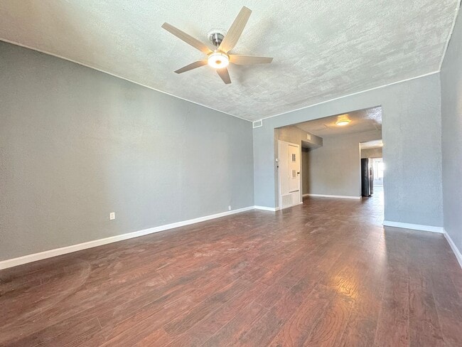 Building Photo - 3906 Tularosa Ave