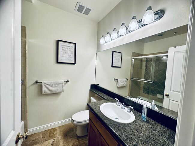 Bathroom 4 - 4118 W Kling St