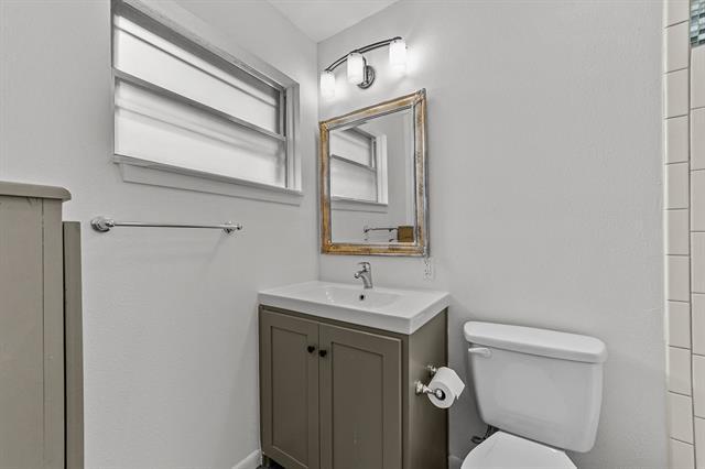 Building Photo - 8604 Graywood Dr