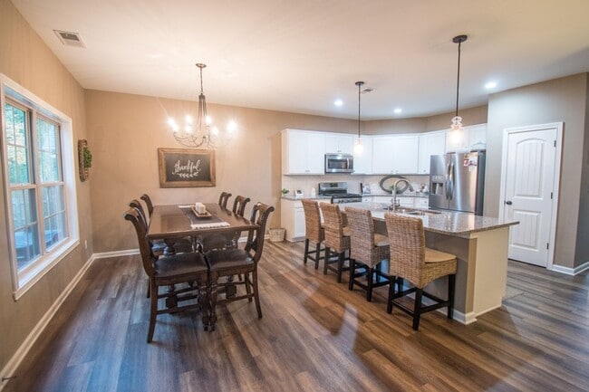 Building Photo - Fall in Love with this home!!!