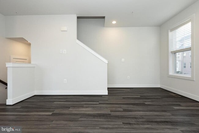 Building Photo - 12731 Vuillard St