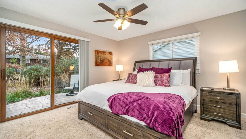 Building Photo - 908 Arthur Dr